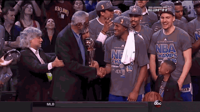 Saludemos a los Golden State Warriors, los campeones de la NBA