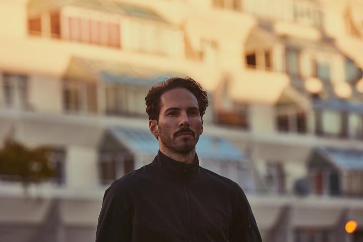 Lorenzo Senni ha firmato per Warp