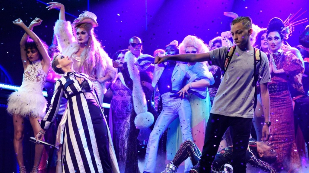 Quem é o ‘backpack kid’, o menino que dançou com a Katy Perry no SNL