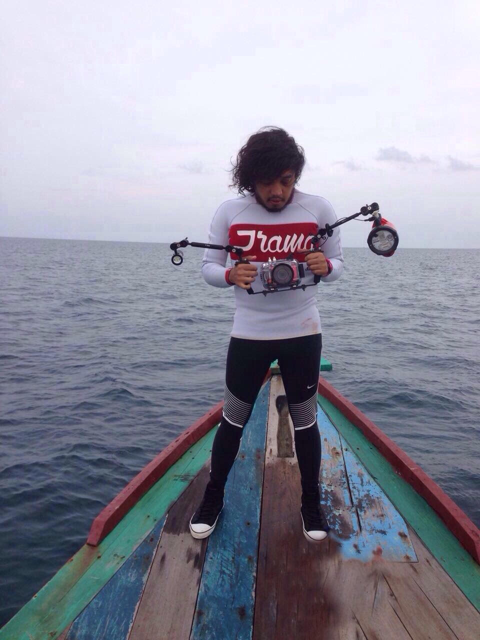 Ricky Virgana Mencari Inspirasi (Sekaligus Duit) Dari  Laut Lepas