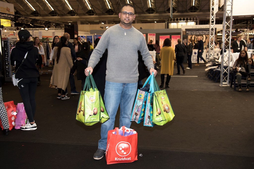 We vroegen mannen op de Huishoudbeurs waarom ze zo weinig doen in huis