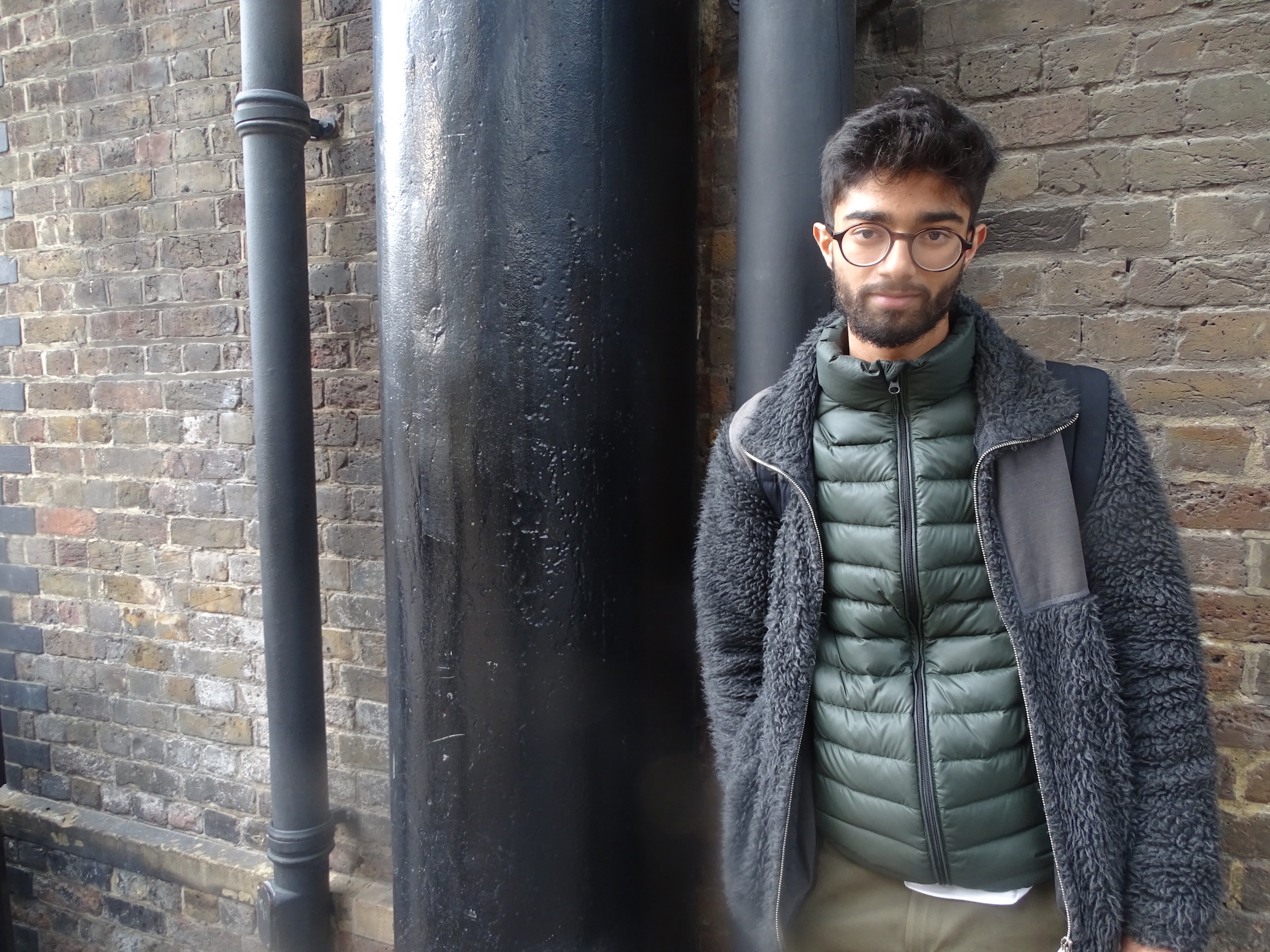 1539086290295-Radjiv
