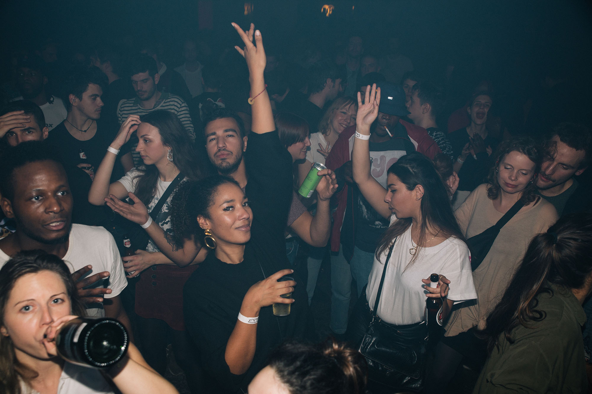 1544191568489-vice-party32