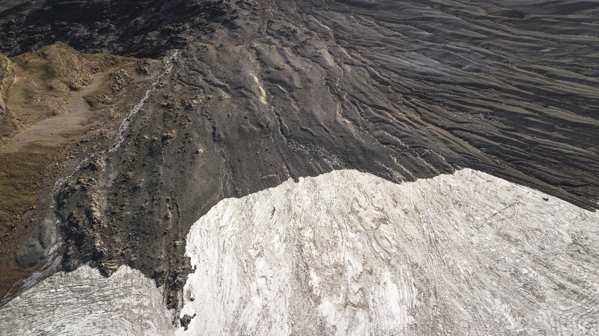 1546976778705-GLACIAR11