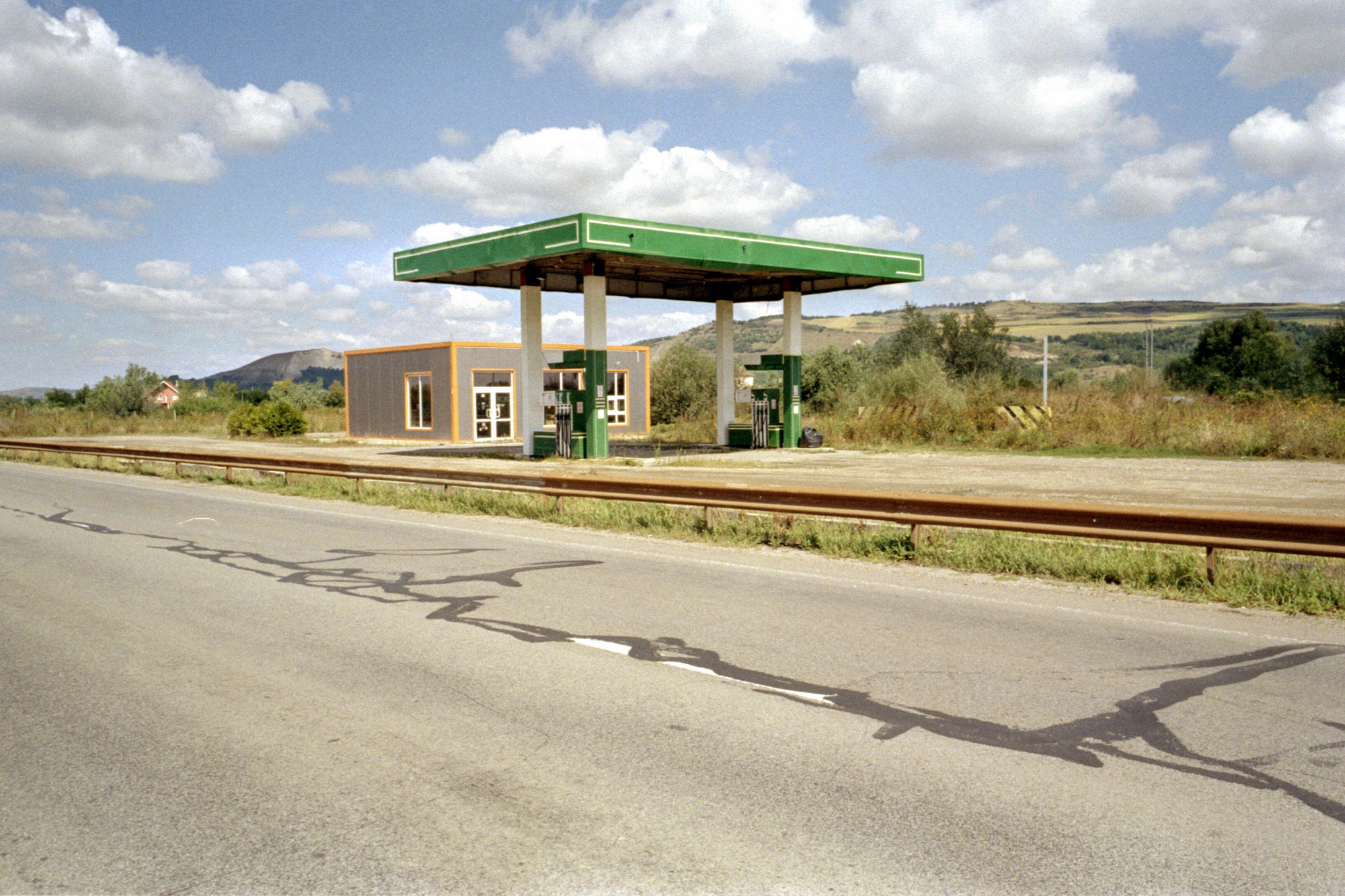 benzinarii abandonate romania combustibil