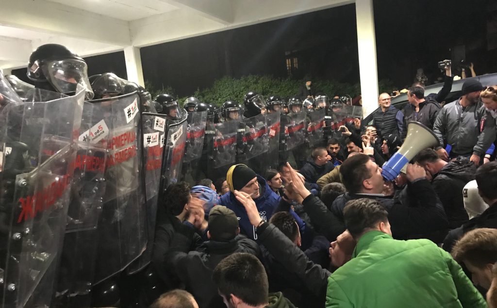 Demonstracije pred RTS-om završene, novi skup u nedelju u podne ispred Vučićevog kabineta