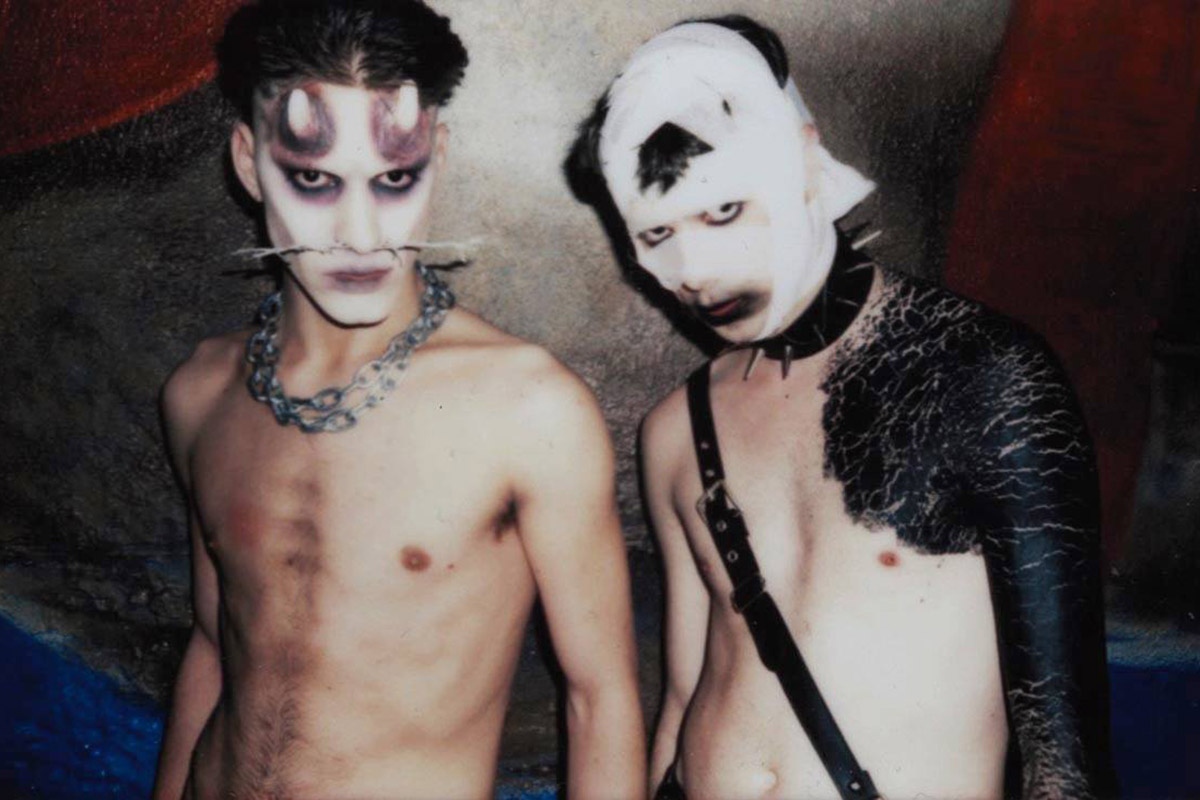 drag-me-to-hell-antwerpen-verklede-mannen