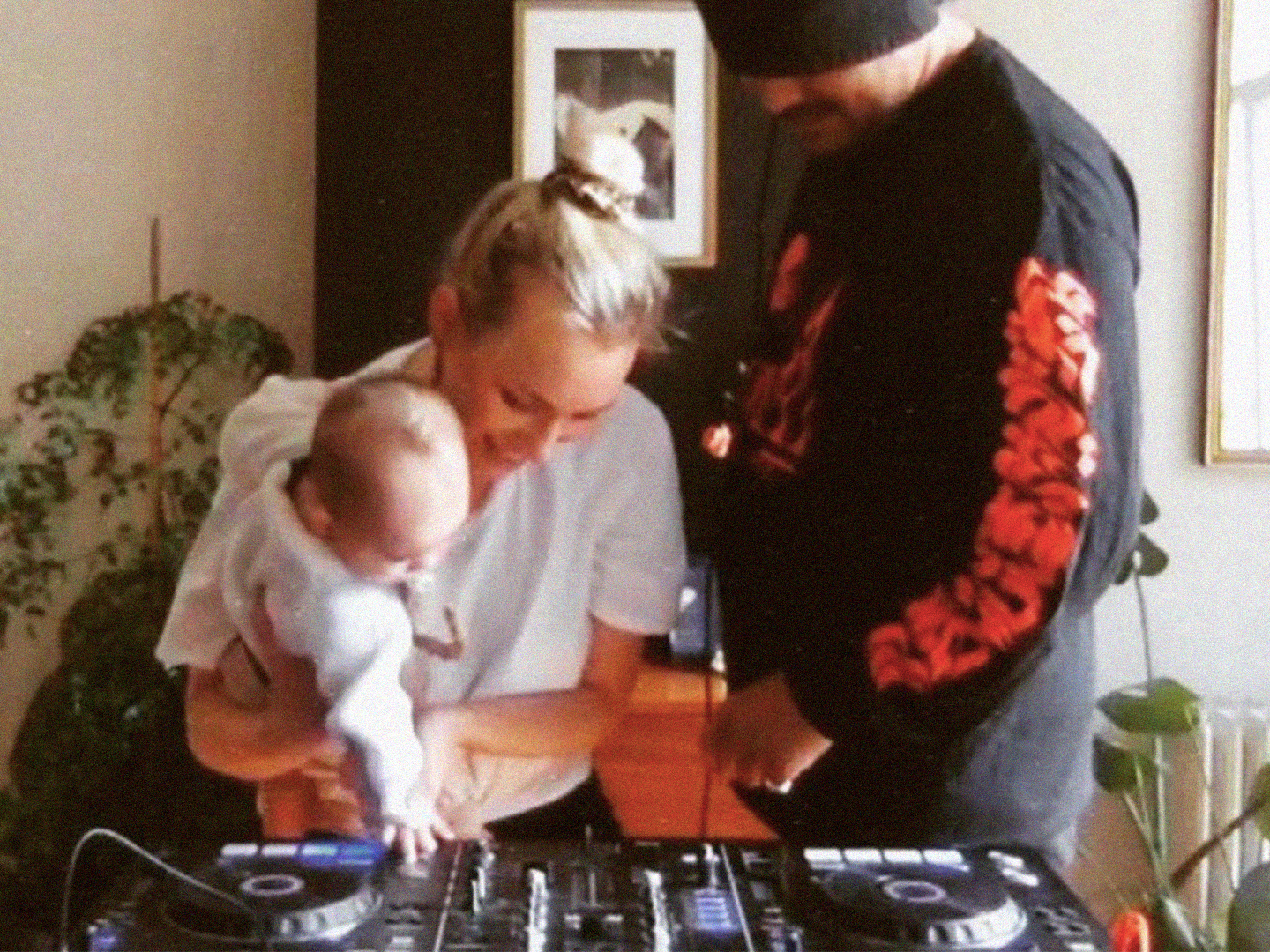 Catwar-DJ.jpg