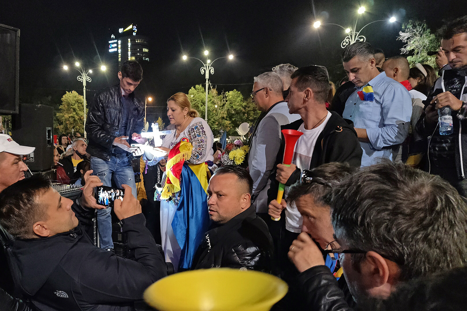 diana sosoaca protest anti vaccin piata victoriei