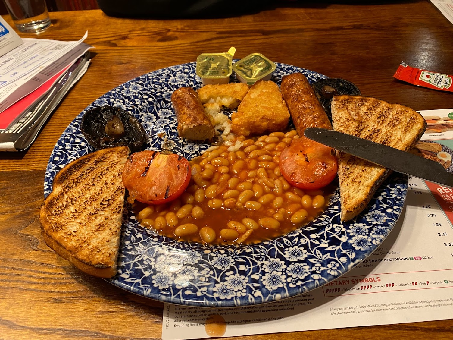 The Wetherspoons vegan breakfast on a plate.