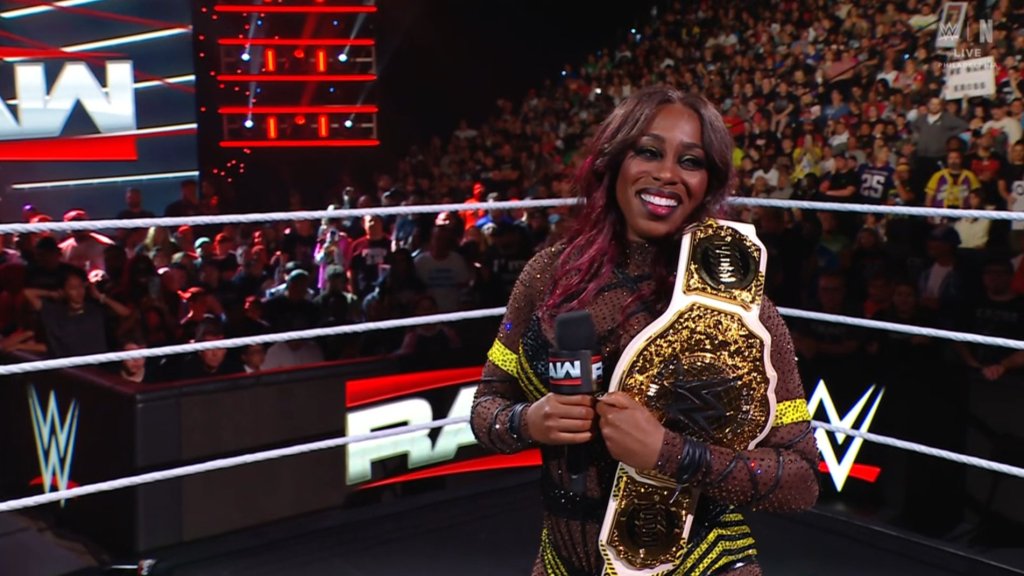 Naomi Announces Pregnancy, Relinquishes WWE Women’s Title